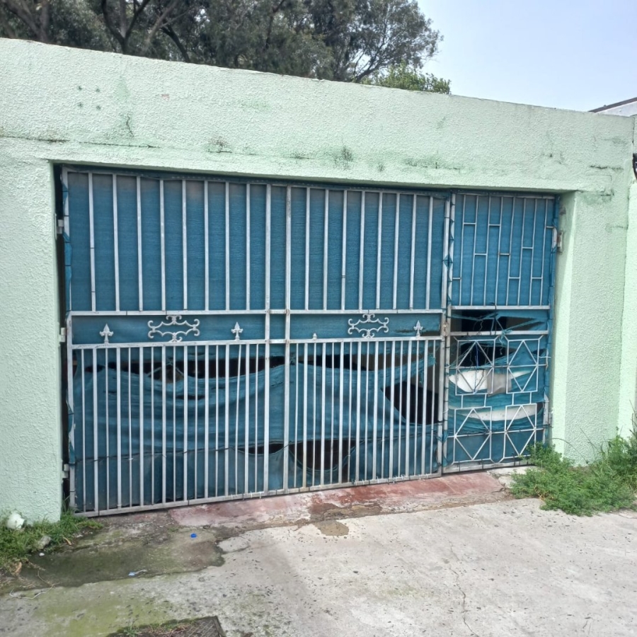 3 Bedroom Property for Sale in Lentegeur Western Cape